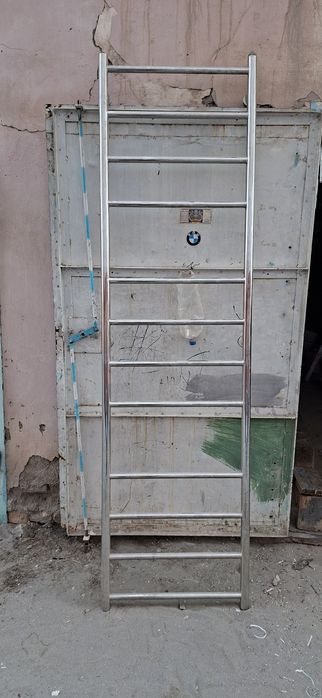 Har hil turdagi buyumlar va jixozlar bor