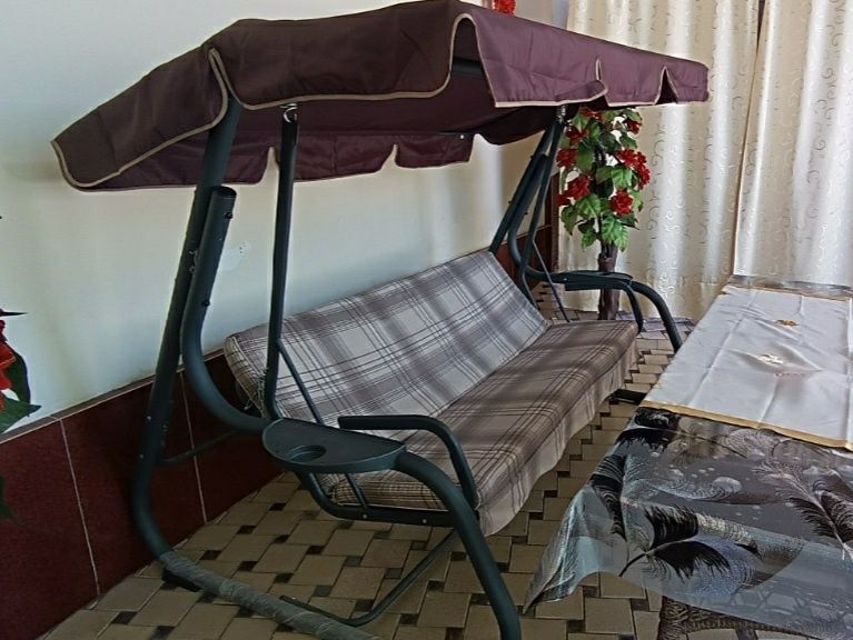 Продаются садовые качели шоколад, производство Россия.