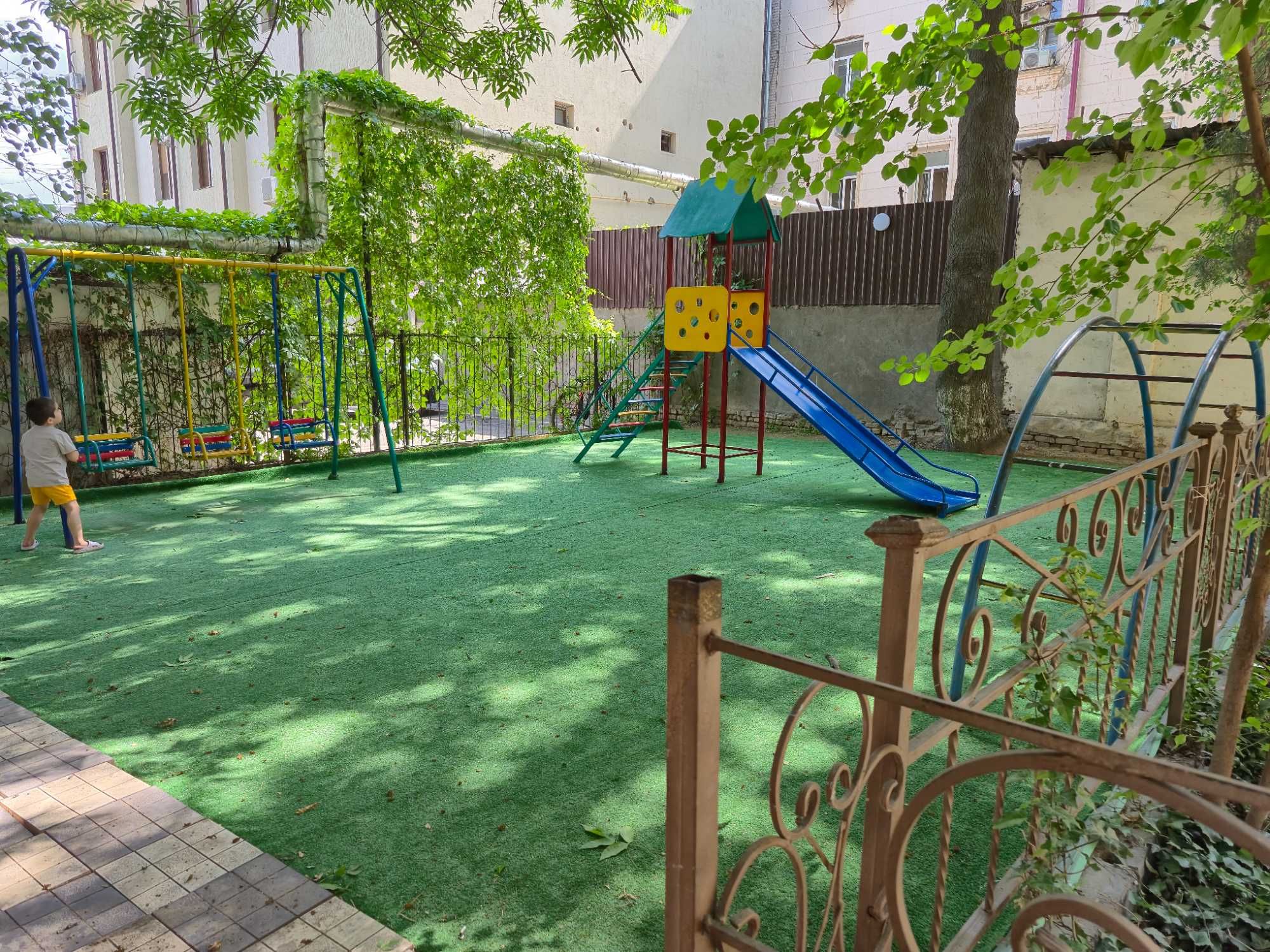 Продается 2х комн Квартира Сталинка Шота Руставели парк Бобура (7144)