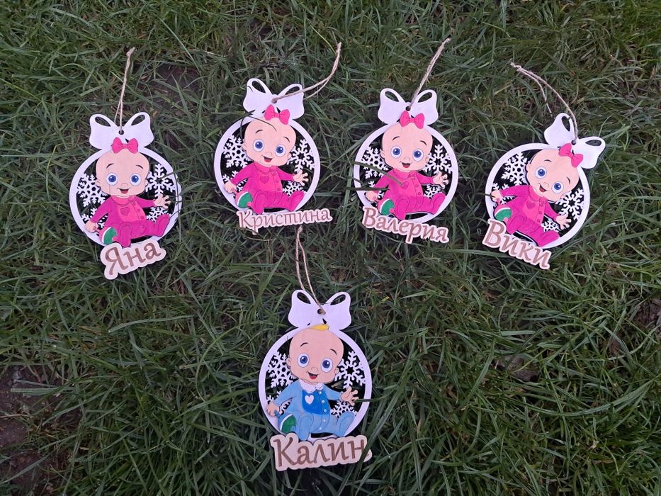 Коледни играчки за елха