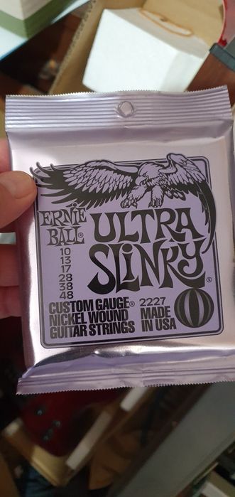 Chitara noua, acte muziker ESP LTD MH 200 red