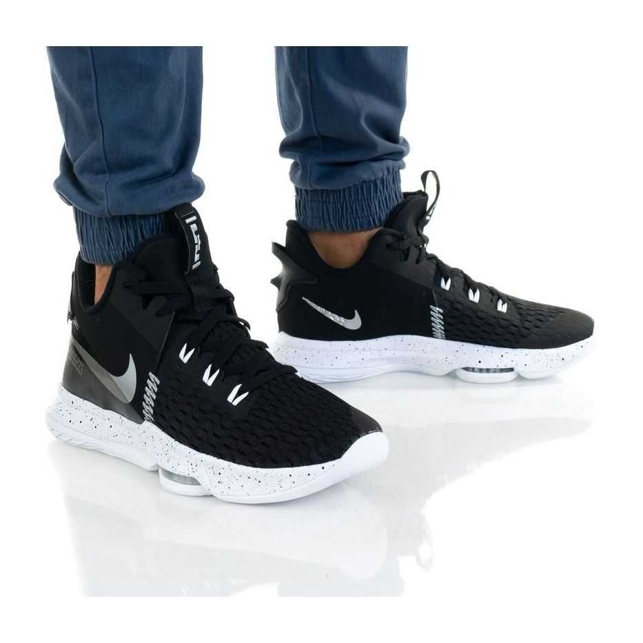 НОВИ!Мъжки маратонки Nike LeBron Witness 5 Номер 46