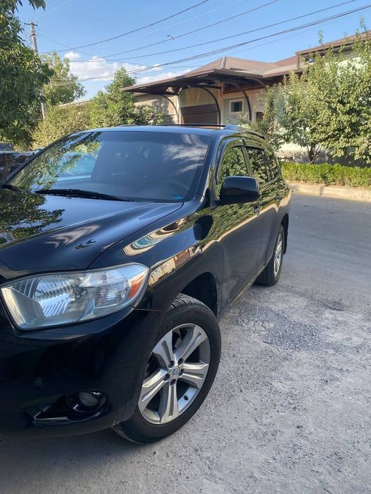 Tayota Highlander nedarojnik