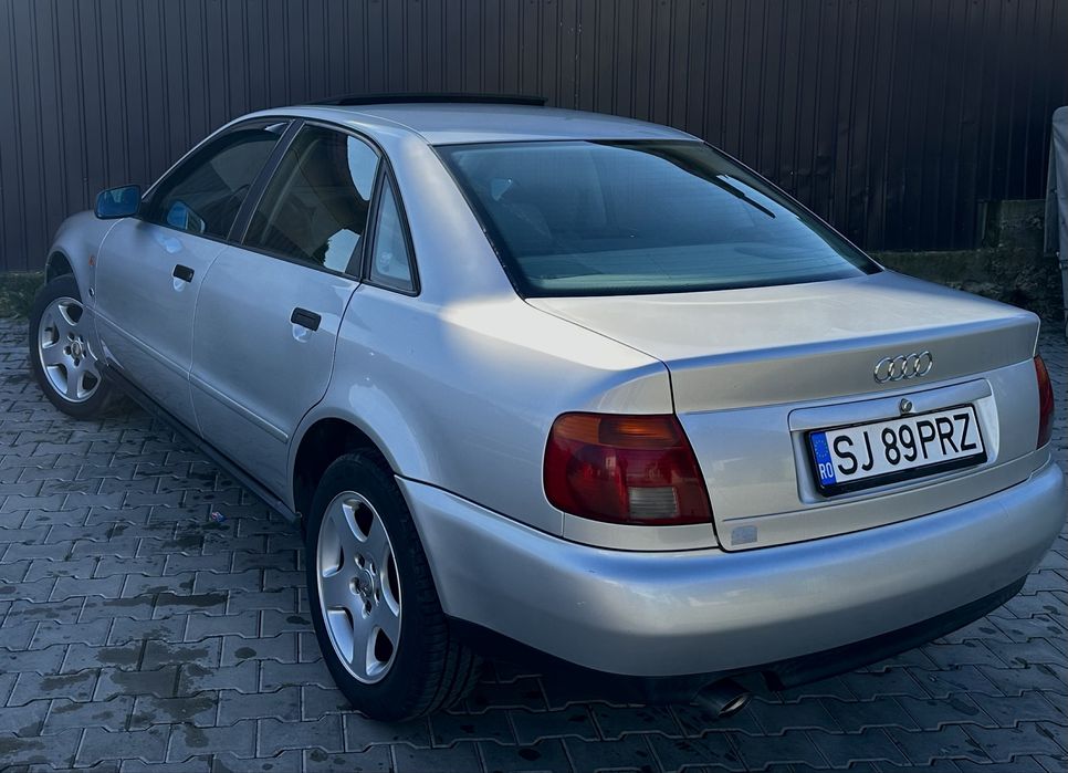 AUDI A4 B5 1.6 benzina
