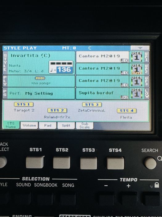 Korg PA300 folosita extrem de putin