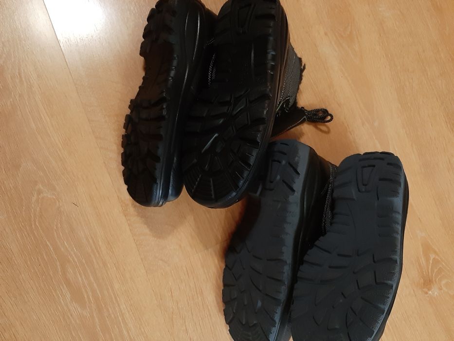 Продам ботинки рабочие зимние  40 р,