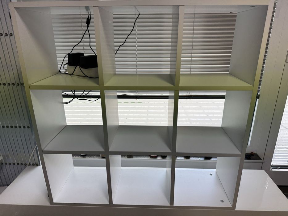 Свободностояща Етажерка и шкаф