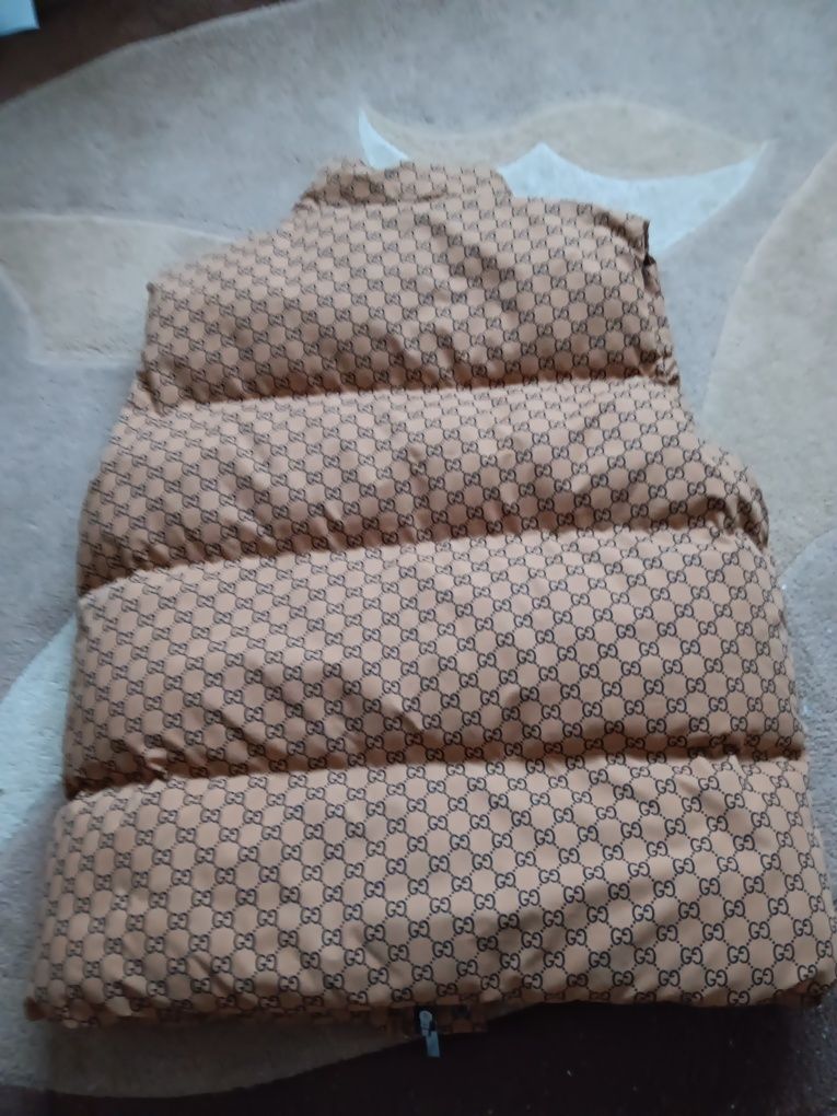 Vesta barbati GUCCI ,XL , noua ,fara eticheta