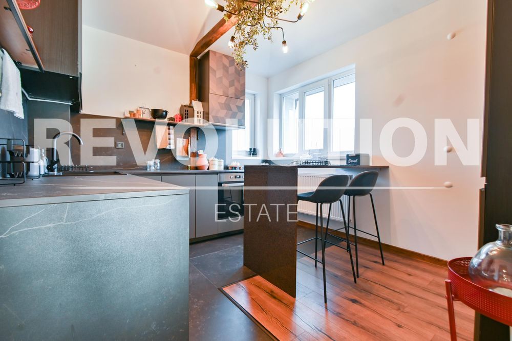 Двустаен апартамент с ПАРКОМЯСТО в ж.к. Бояна