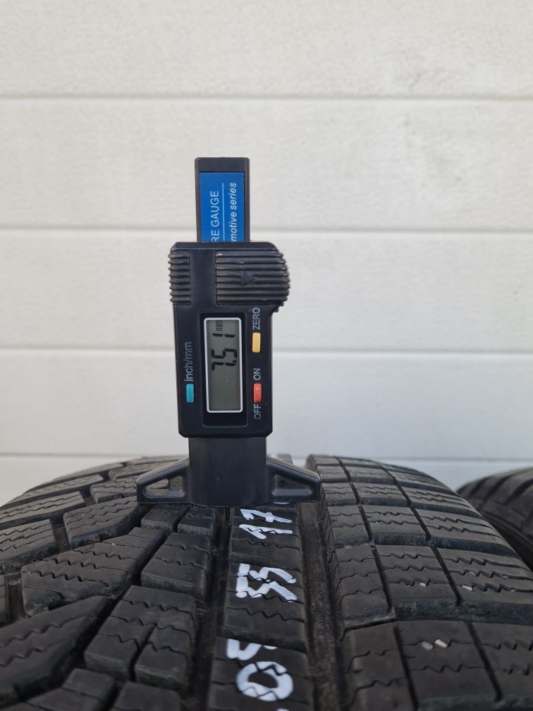 Зимни гуми 2 броя HANKOOK Winter Icept Evo2 205 55 R17 дот 2422