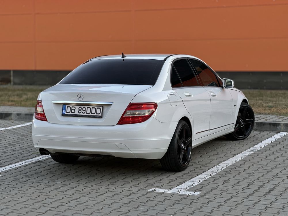 Mercedes-Benz C 220 CDI 170 CP BlueEfficiency W204 2010 - Proprietar