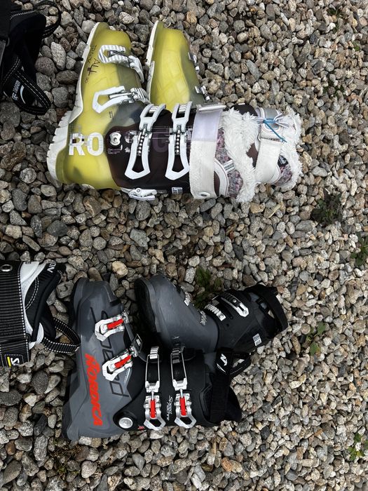 Clapari schi Atomic Salomon Nordica Rossignol 24-24,5