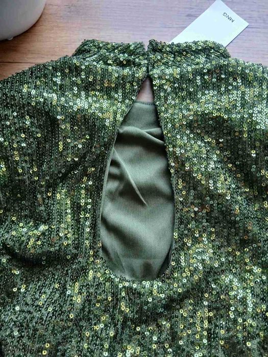 НОВА блуза с пайети MANGO с етикет