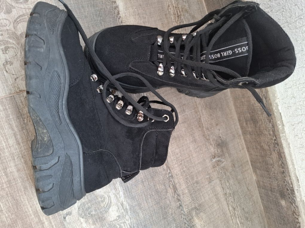 Черни боти Zapatos