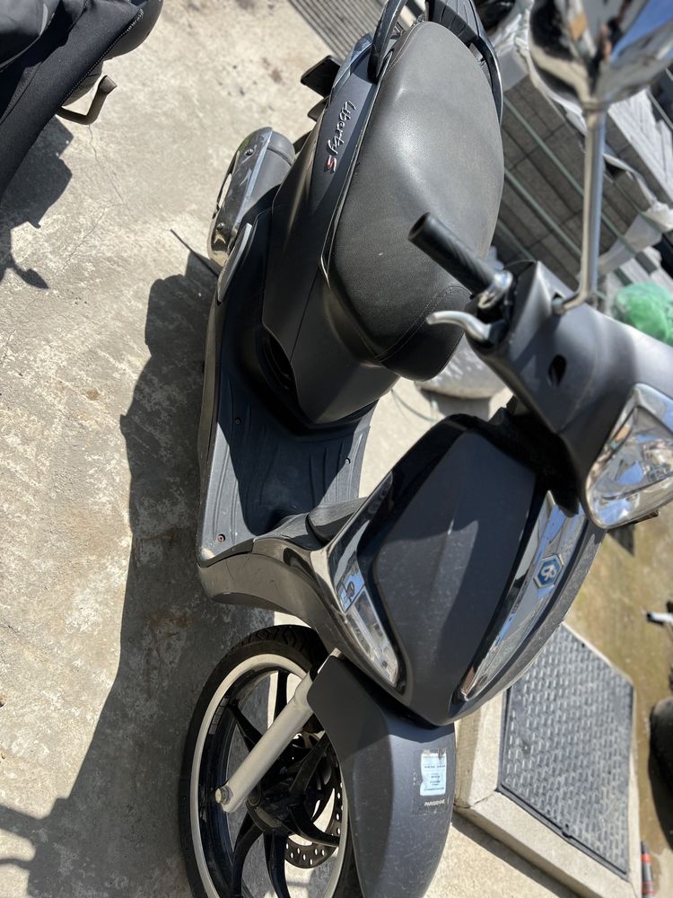 Vând scuter Piaggio Liberty S 50 cc 2017