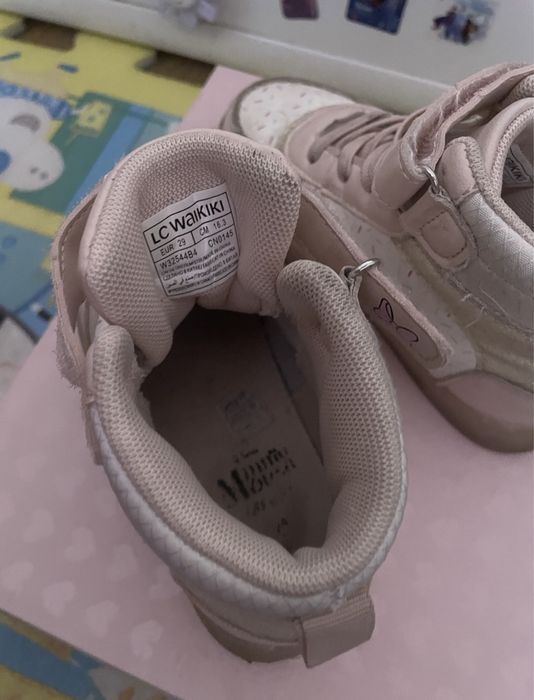 Високи кецове с Мини Маус на waikiki н-р 29 с подарък!