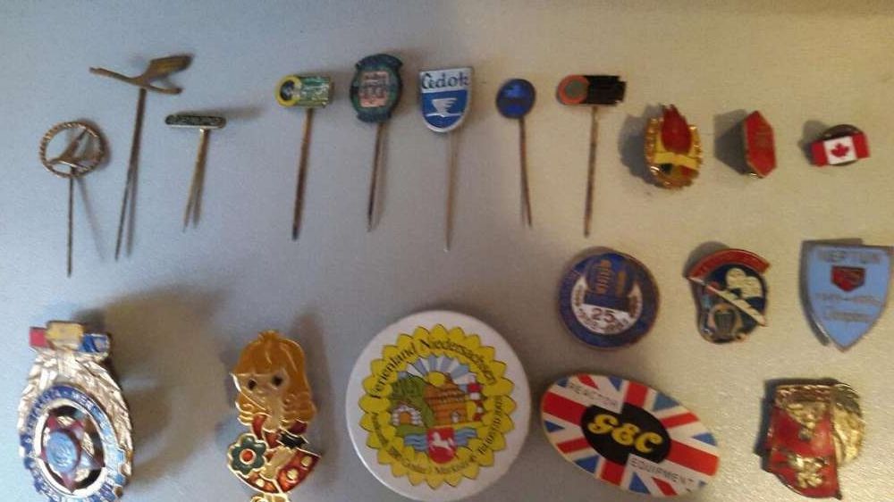 Insigne vechi in stare buna