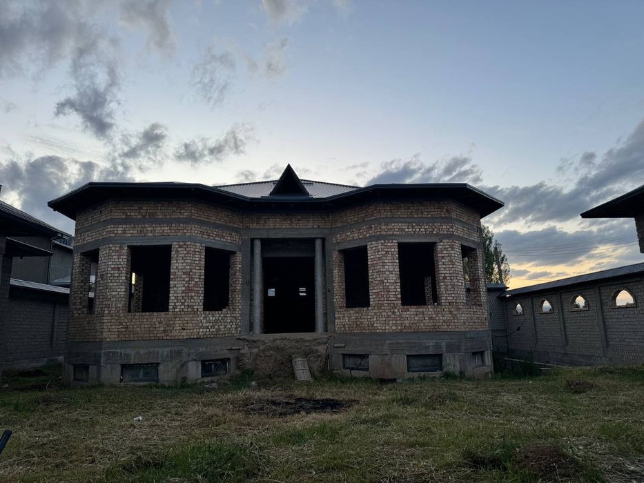 Uchastka sotiladi.  Sampiga yaqin