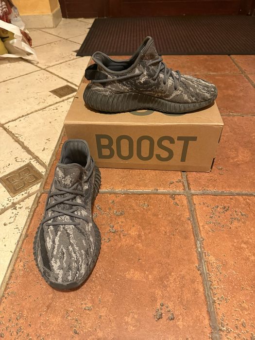 Adidasi yeezy boost 350 v2 military black