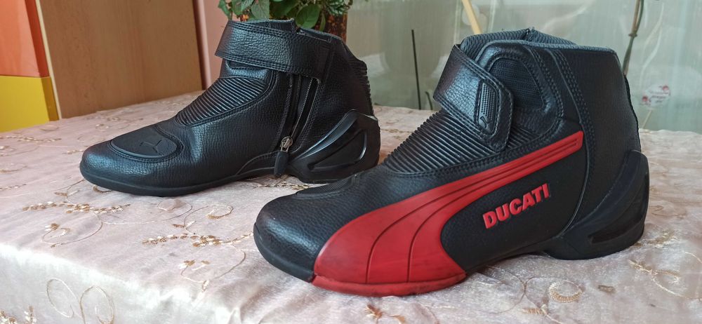 Обувки за мотор DUCATI-PUMA № 44-цена 120 лв.