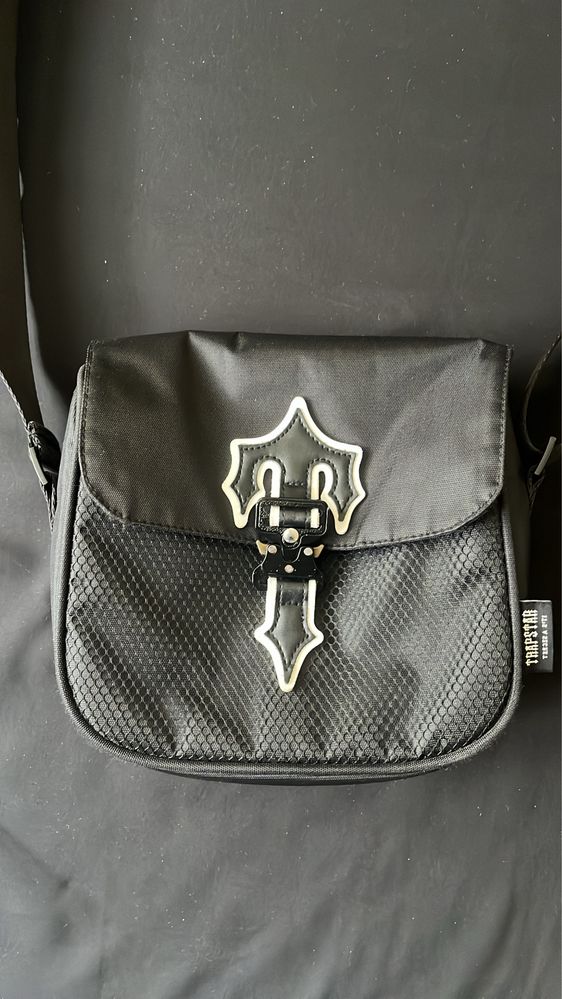 Trapstar чанта  1.0 Irongate Cross Body Messenger Bag New
