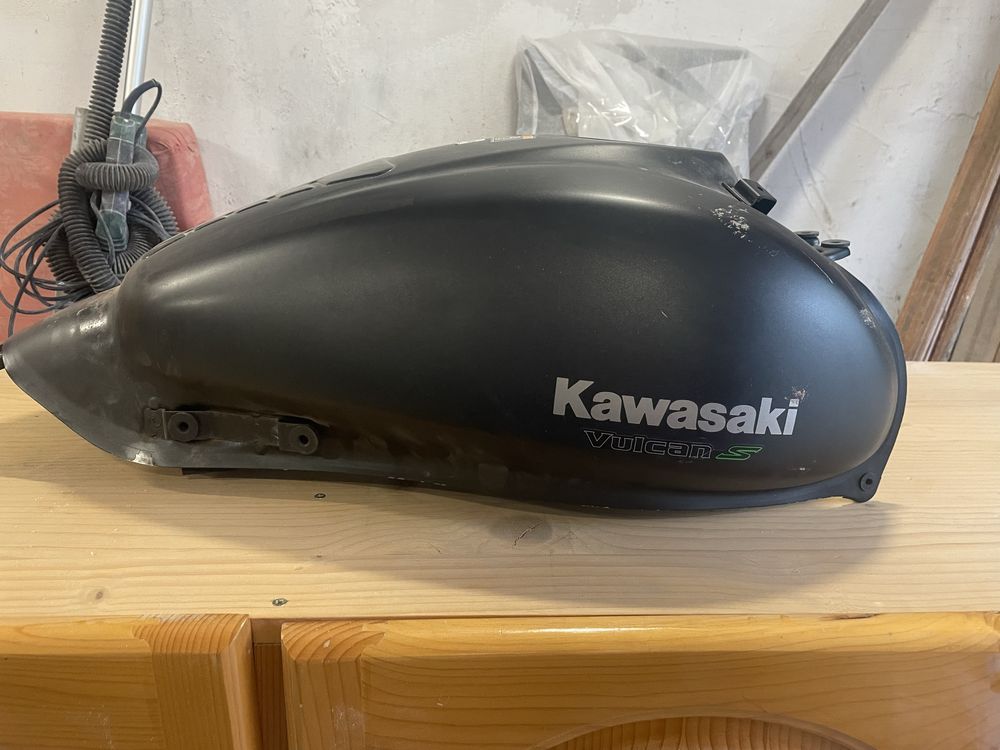 Резервоар  Kawasaki Vulcan S 650 2021 ,задна вилка, трипътници и други