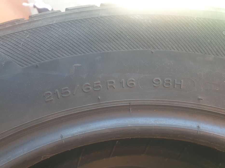 Vând 4 cauciucuri Michelin vară 215/65 R 16