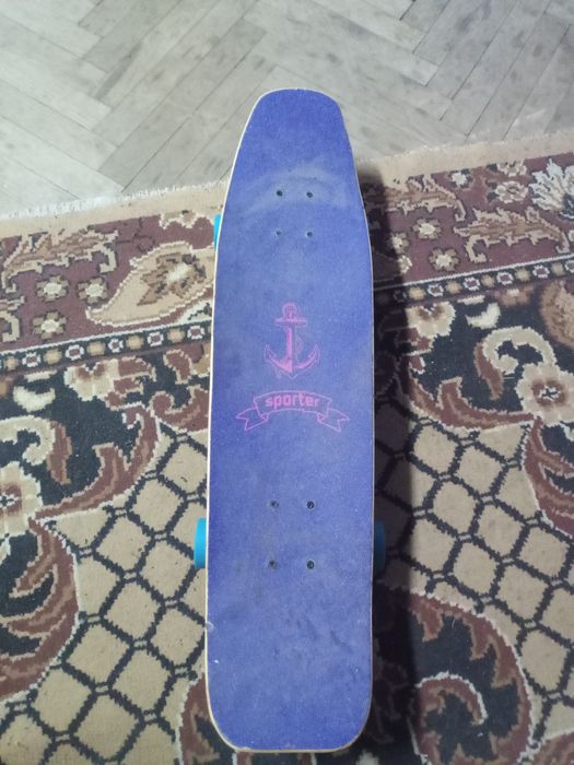 Vând skateboard bun de folositoare