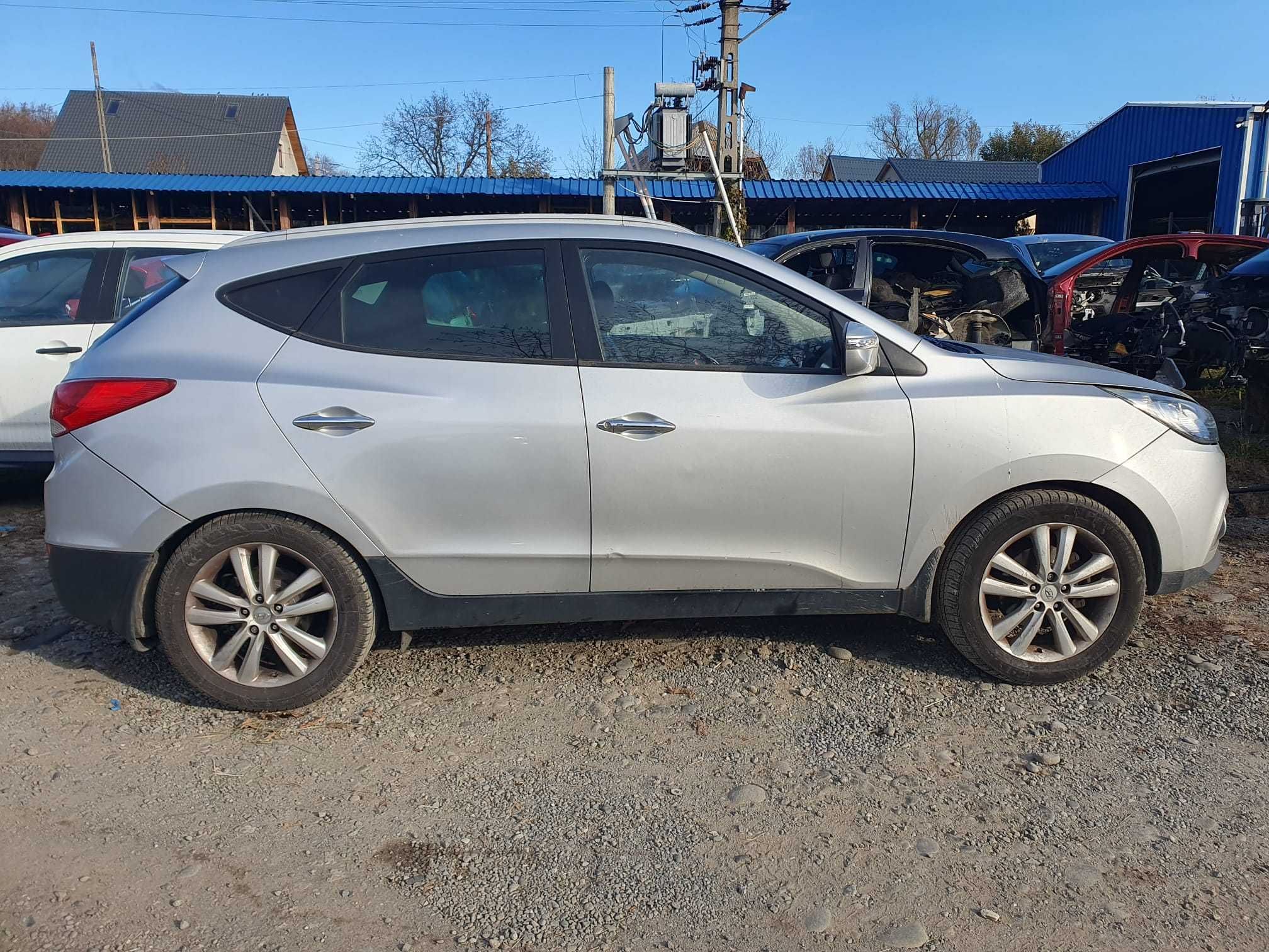 Dezmembrez Hyundai IX35 2.0CRDI 4WD 2010
