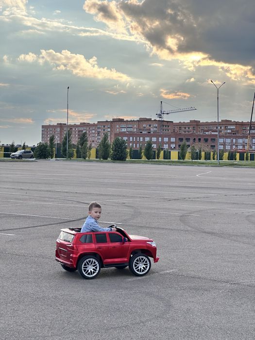 Детская электрическая машина lexus 570 на аккумуляторе