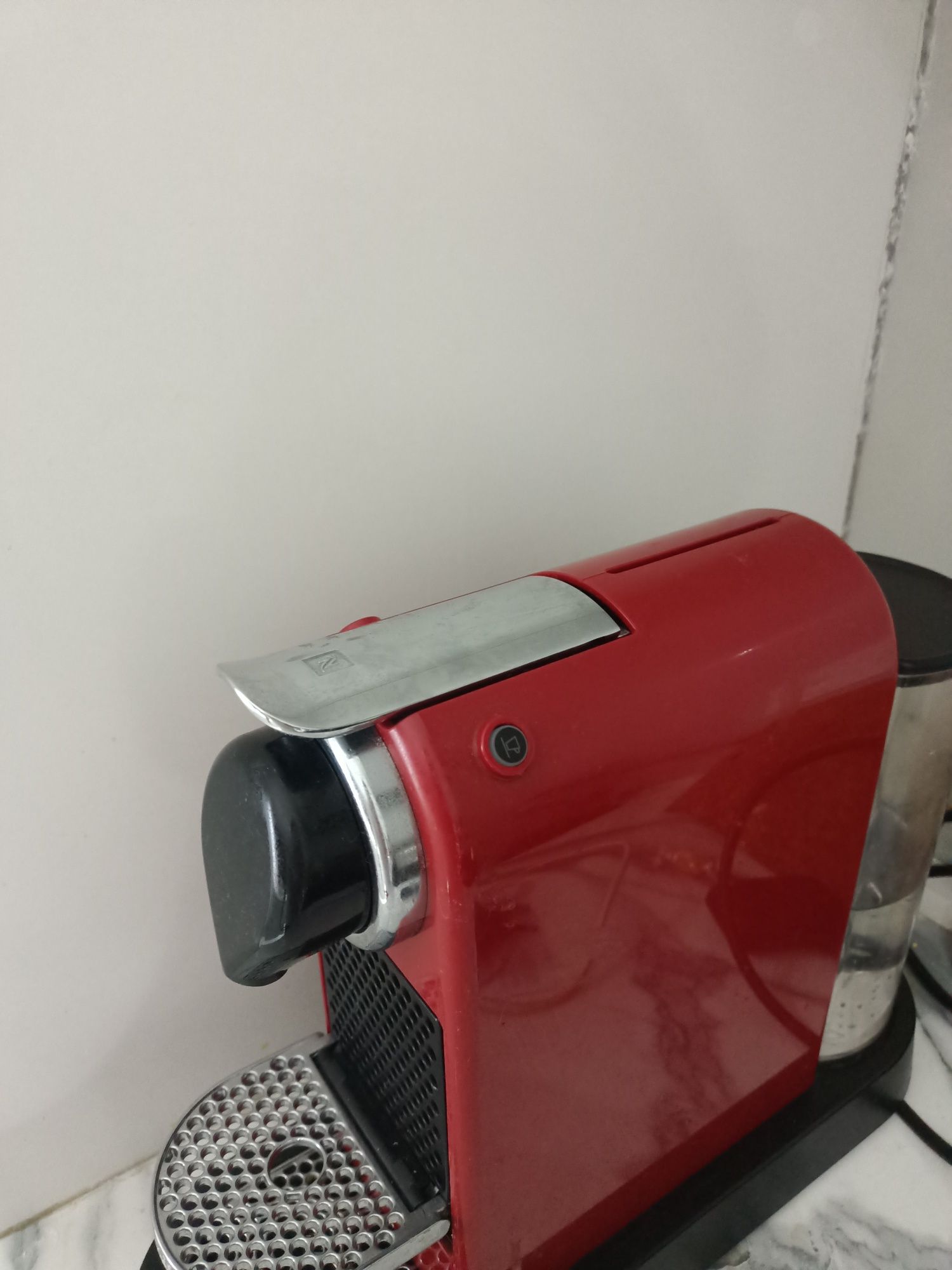 Кофемашинка Nespresso xn7415 krups
