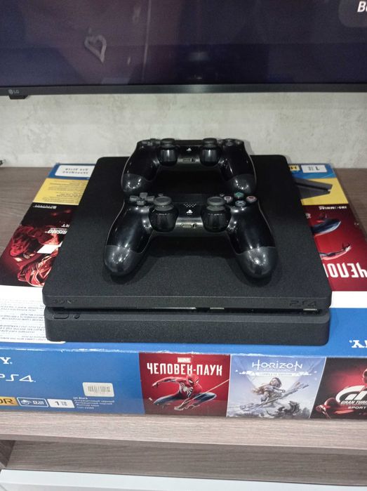 Игровая приставка Sony PlayStation 4 slim