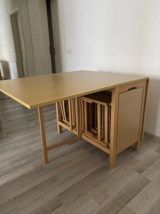 Vand masa pliabila cu 6 scaune, impecabila