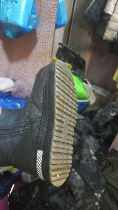 Продам зимние сапожки для мальчика