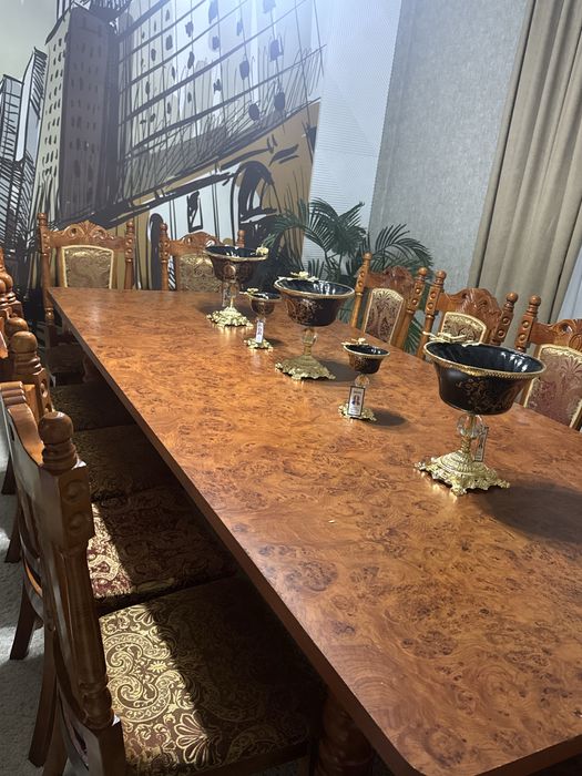 Стол и стуля меблі