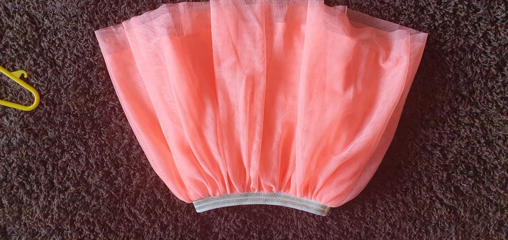 Vând fusta tul roz neon fete 6-8 ani H&M