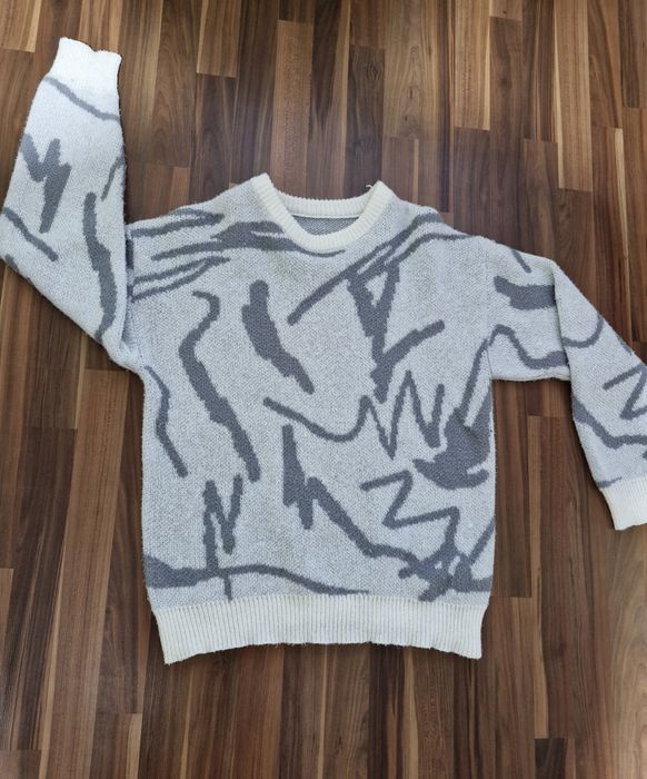 Pulover grii  ( nu amiri )