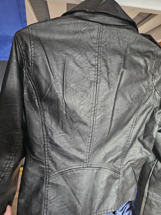 Дамско кожено яке