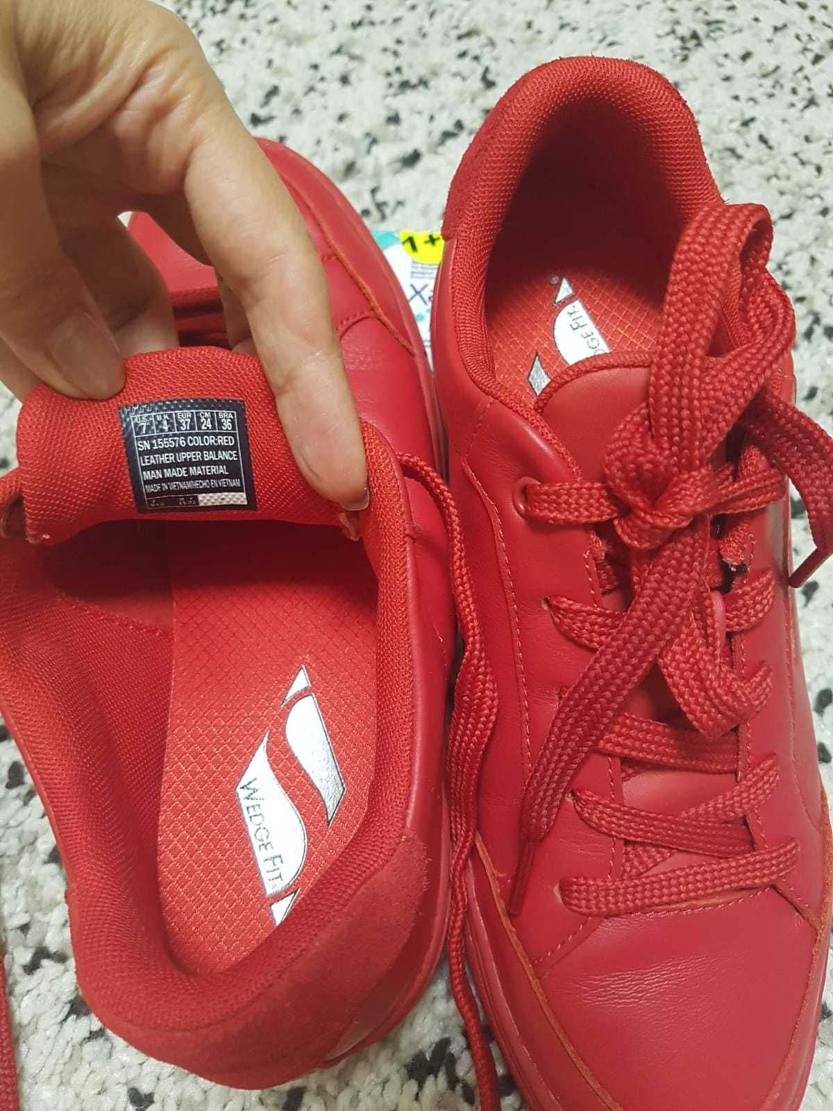 Sneakers low - roșu marca Skechers marimea 37