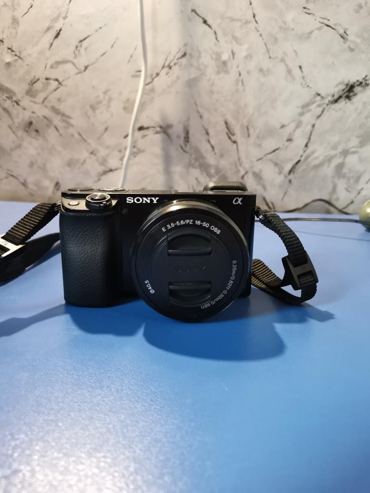 Професионален фотоапарт sony a6100