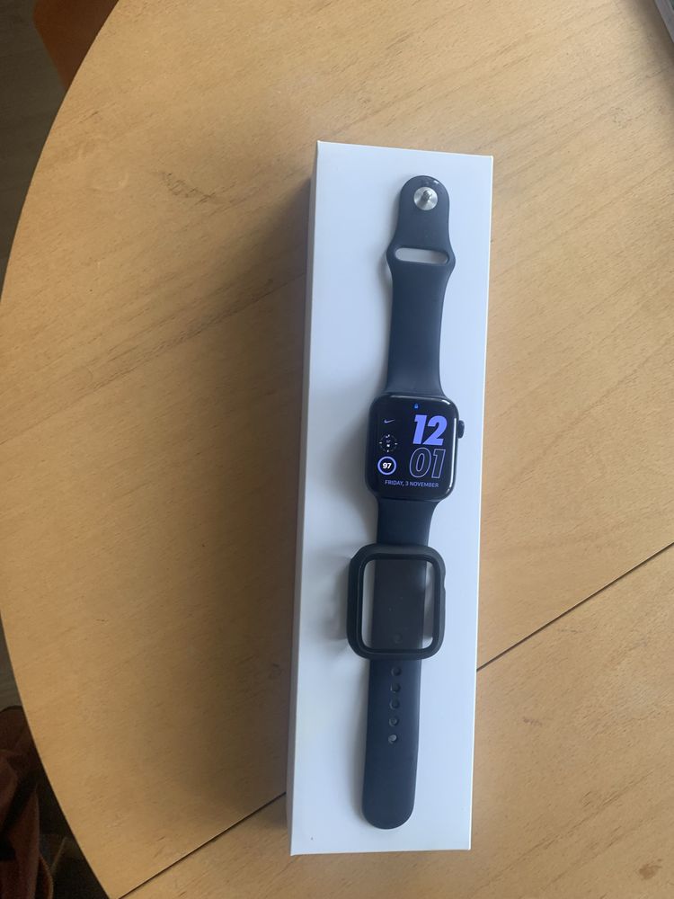 Apple Watch 6 44m