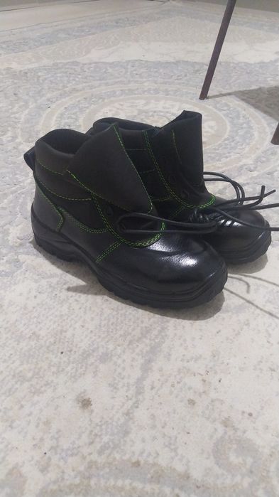 Продается рабочий ботинка