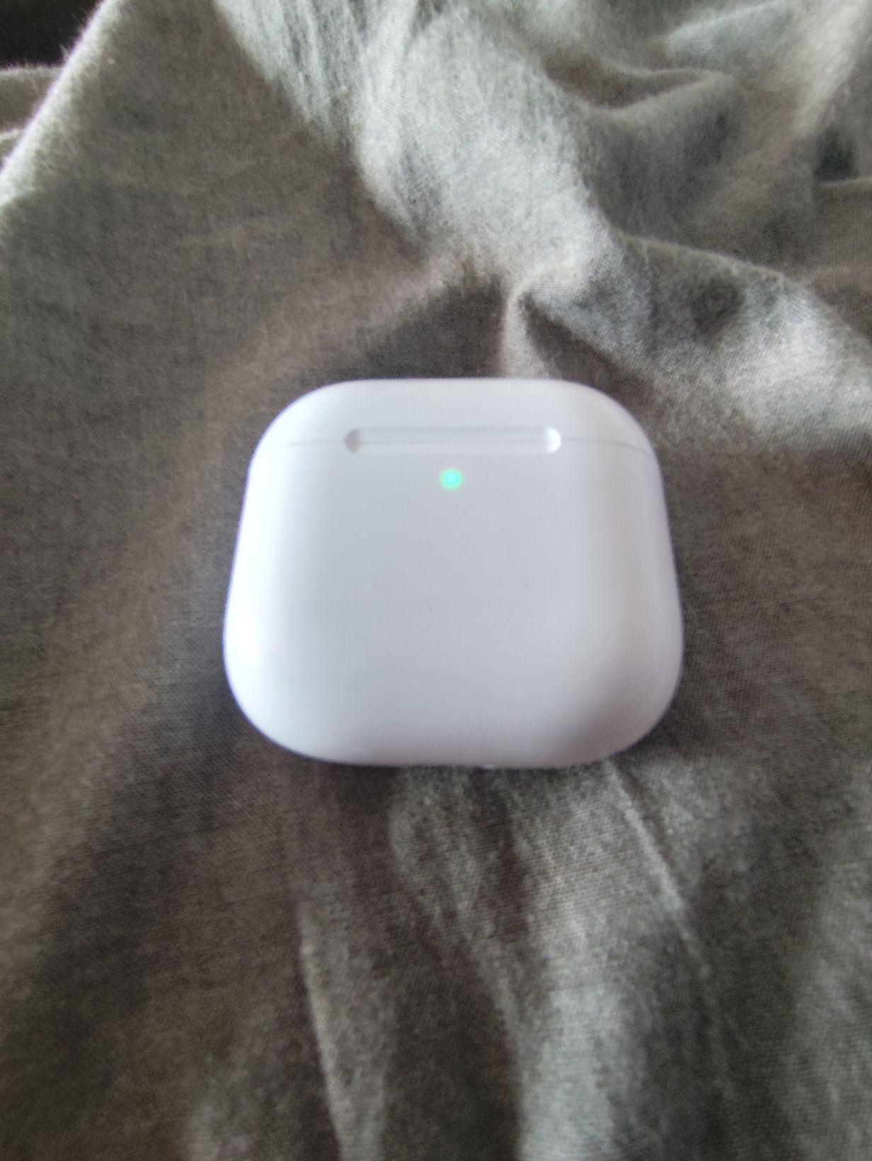 Air pods 4 обменяю