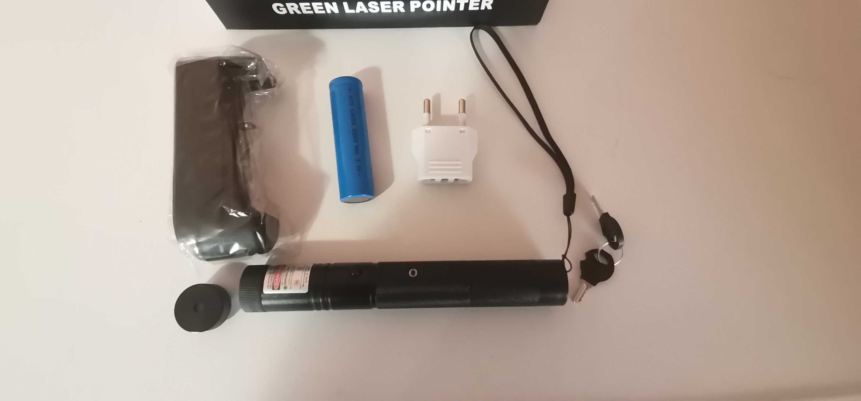 Лазер с акумулаторна батерия / Green Laser Poiner / Лазерна показалка
