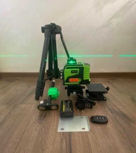 4D Самонивелиращ Лазерен Нивелир + Тринога 1,6м и Комплект Аксесоари