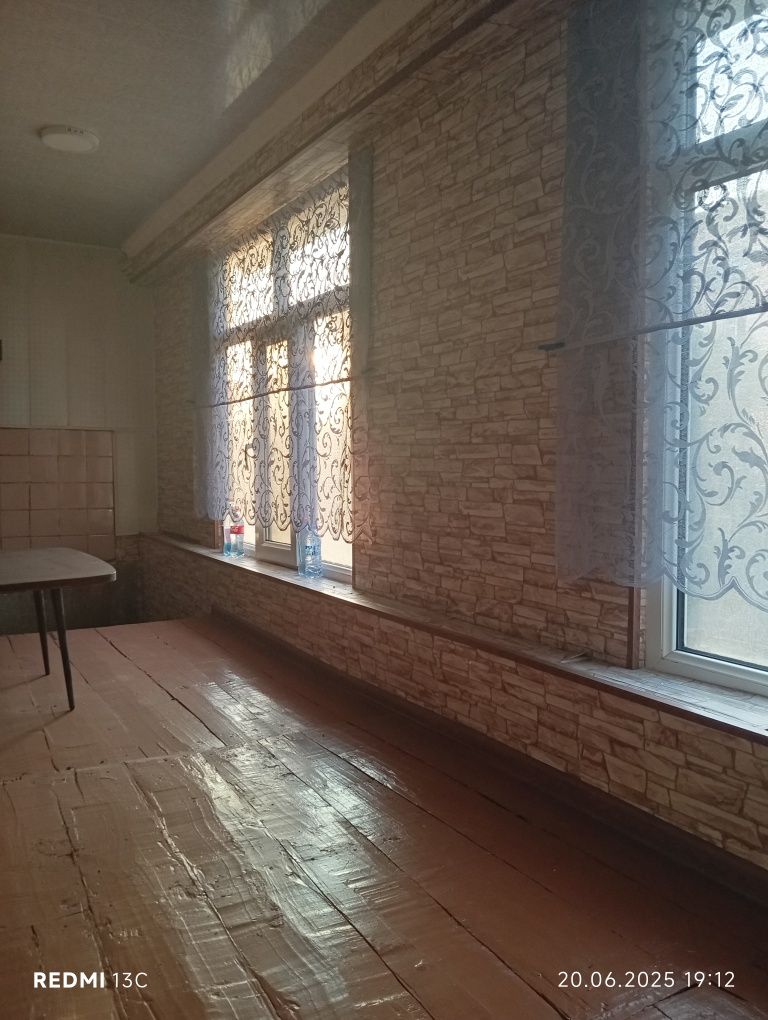 Продается 2 -х ком.кв. на 2 этаже в городе Алмалык на 5/2