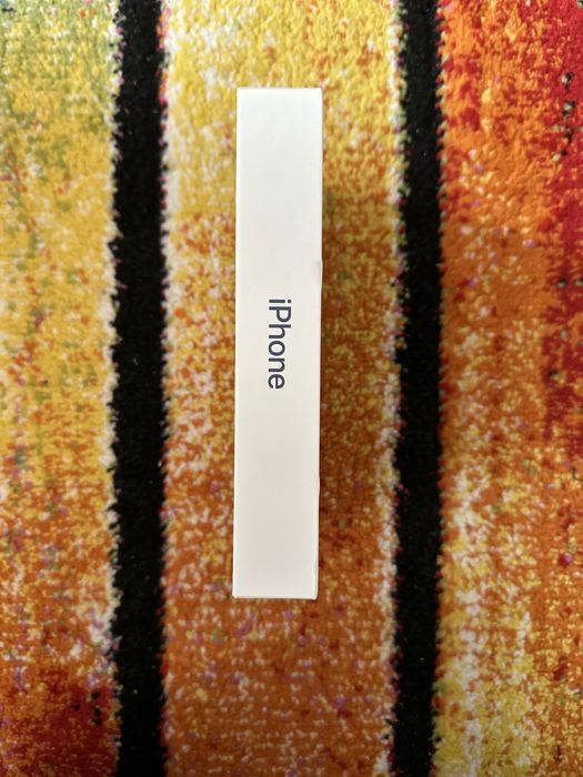 iPhone 17 Pro 256GB DeepBlue, Чисто нов от Англия, фабрично запечатан