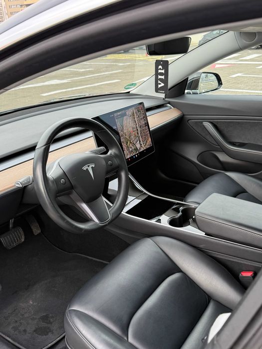 Vând Tesla Model 3 Long Range - AWD 2019