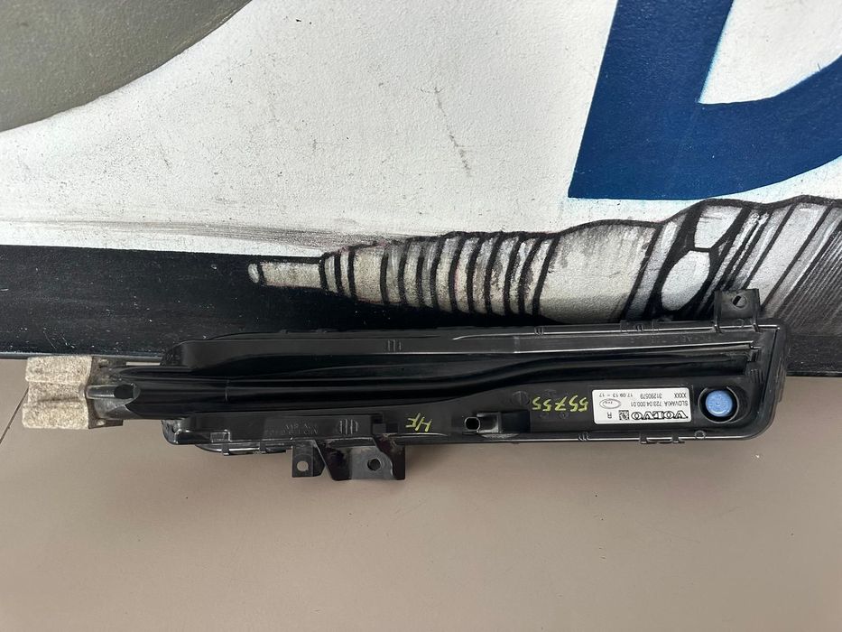 Lumina de zi DRL dreapta fata Volvo V40 31290579