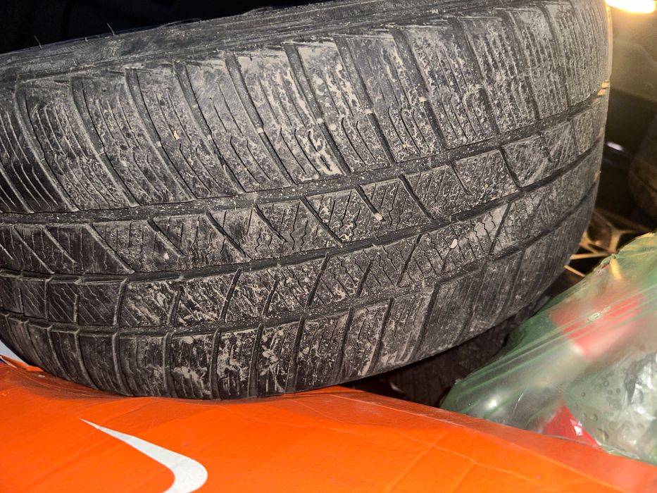 Vând jante r18 +cauciucuri iarna